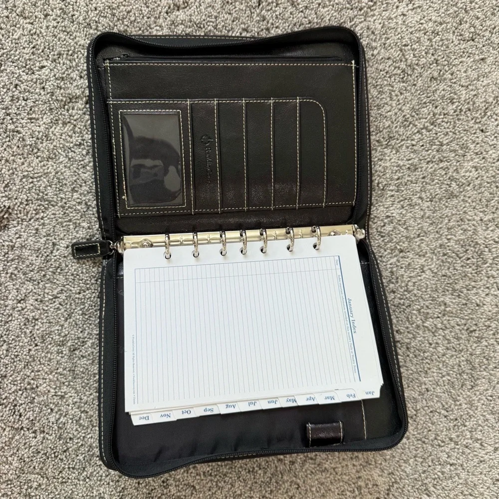 Franklin Covey Black Zip Around Leather 7 Ring Compact Planner 5.5 X 8.5 Inches - Picture 7 of 14